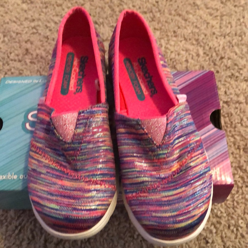 Sketchers slip on sneakers